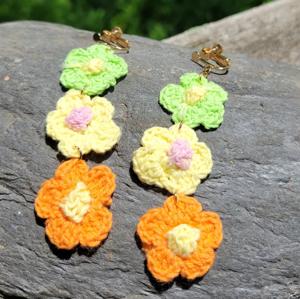 Retro Crochet Flower Earrings, orange - Picture 6 of 7
